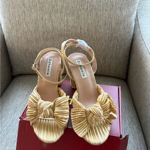 Women's Elegant Gold Bow Heels